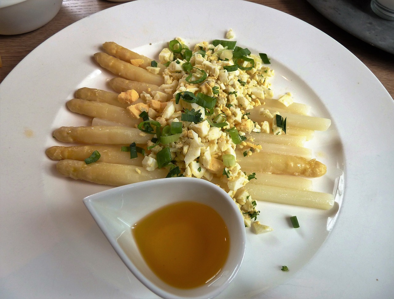 Spargel mit Eiersauce