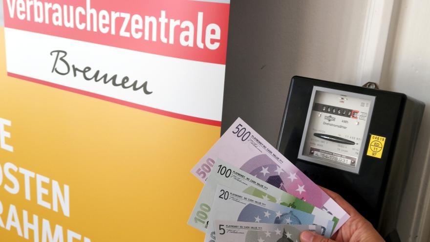 Stromzähler Geldscheine Verbraucherzentrale Bremen