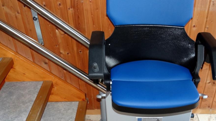 Sitz um Treppen hinauf zu fahren