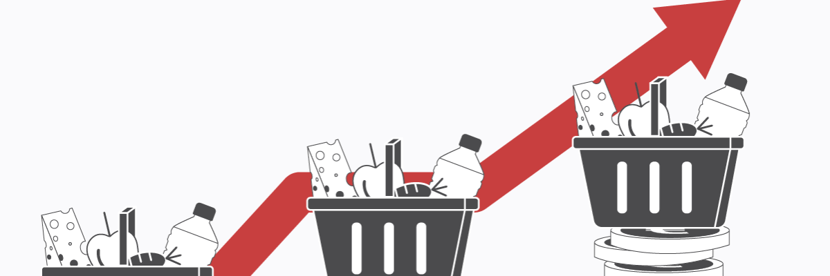 Körbe mit Lebensmitteln, die auf Eurostapeln stehen und einem roten Pfeil, der stetig nach oben geht